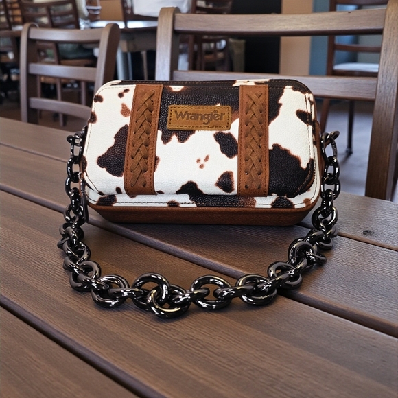 Cow Print Women's Camera Style Handbag by Wrangler NWT - Picture 3 of 7